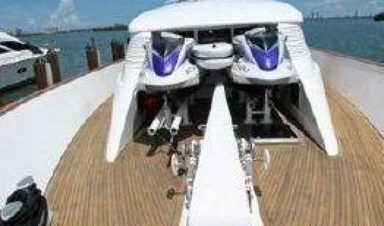 125 Royal Huisman Bow crane. There is an additional crane on the boat deck for a tender.