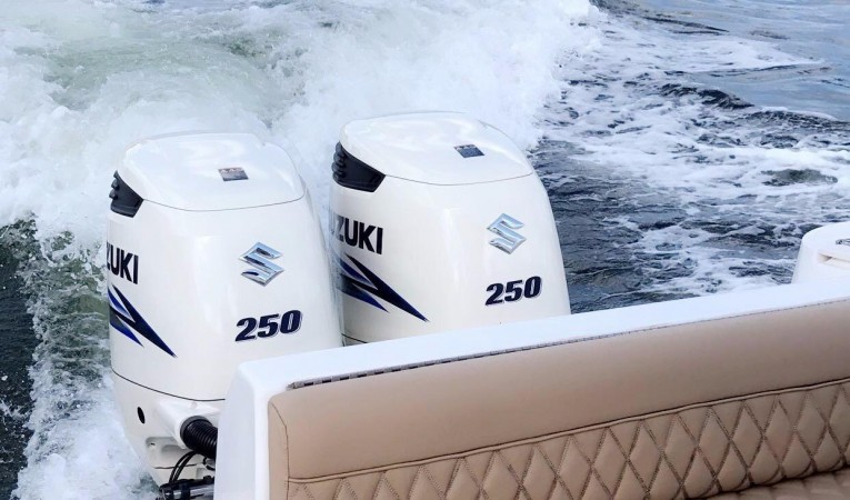 26 Boston Whaler 