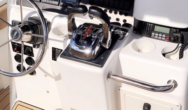 26 Boston Whaler 