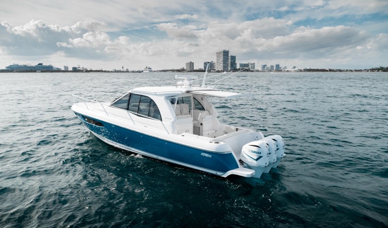 41 Intrepid Sunshade 2