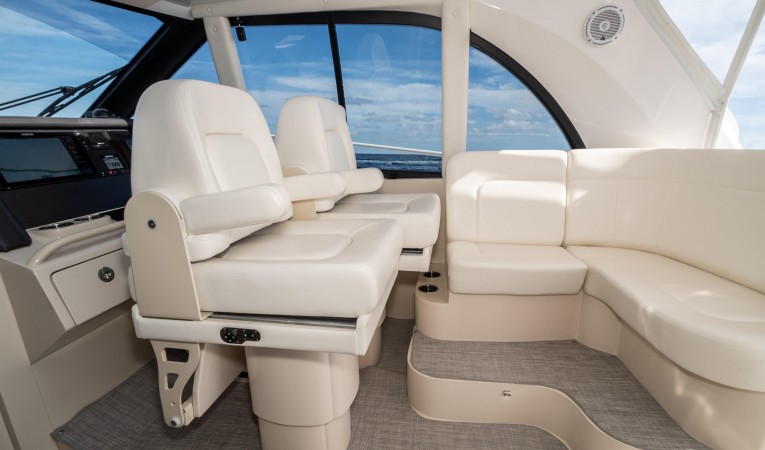 41 Intrepid Helm Seat Converts to Additional Storage