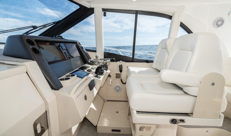 41 Intrepid Helm Seating