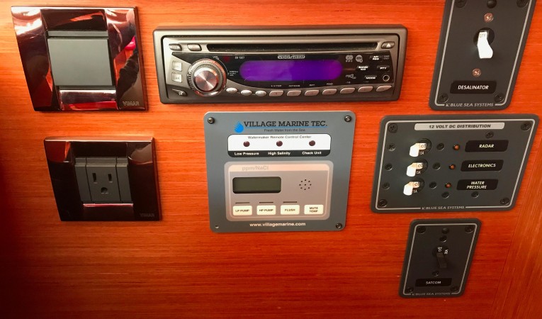 52 Beneteau Nav Station Detail