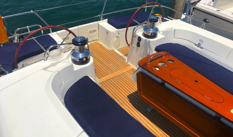 52 Beneteau Cockpit w/ Cushions