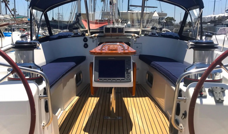 52 Beneteau Cockpit & Dodger
