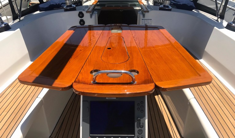52 Beneteau Folding Cockpit Table