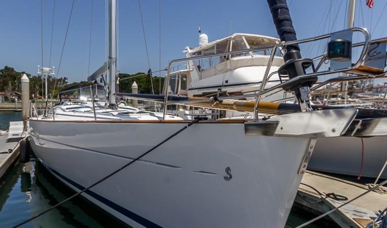 52 Beneteau Stbd Side Detail