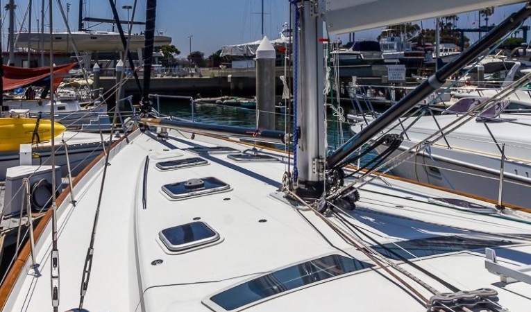52 Beneteau Forward Deck