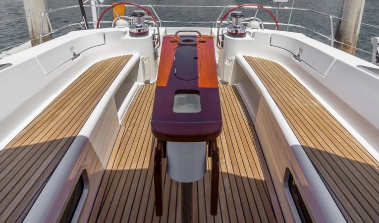 52 Beneteau Cockpit