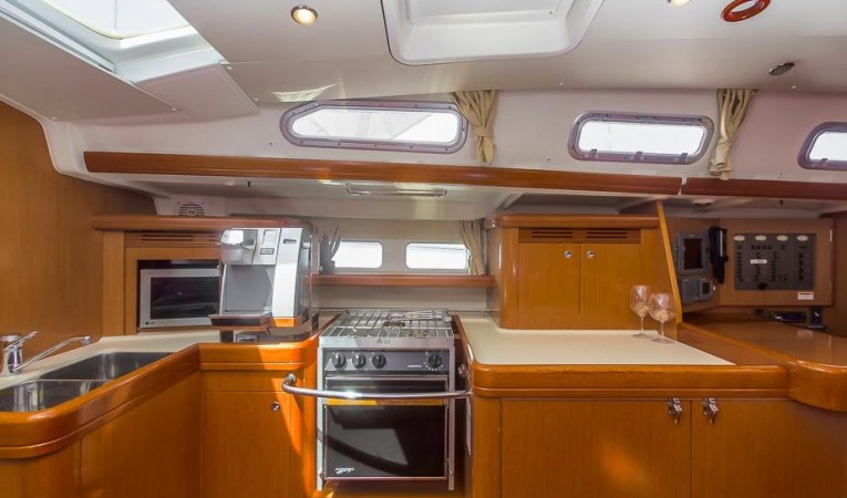 52 Beneteau Galley