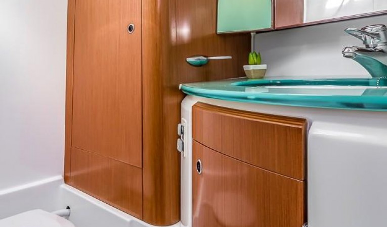 52 Beneteau Forward Head