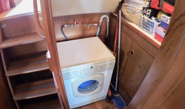 44 DeFever Washer/Dryer