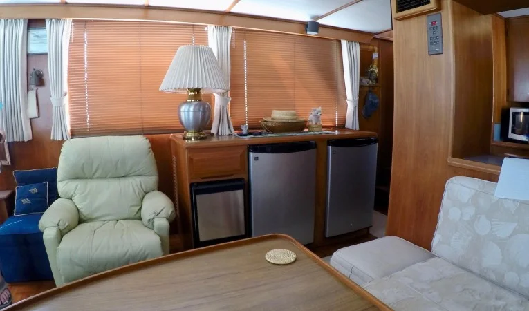 44 DeFever Saloon Starboard Side