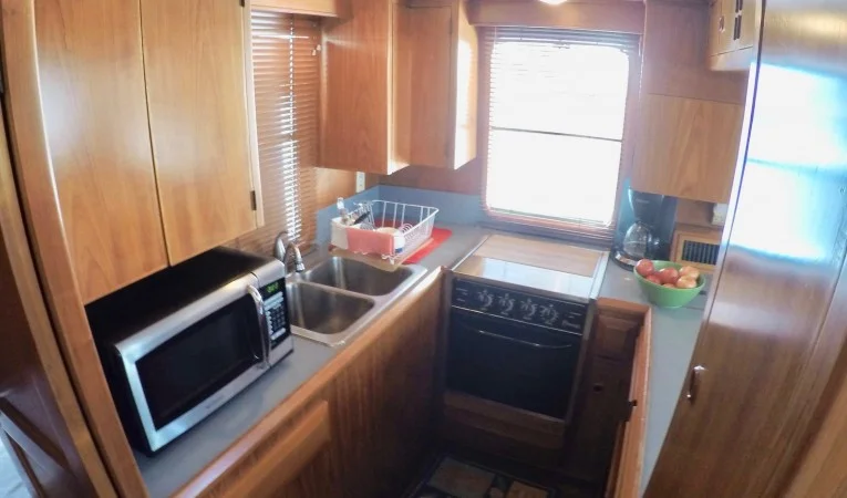 44 DeFever Galley