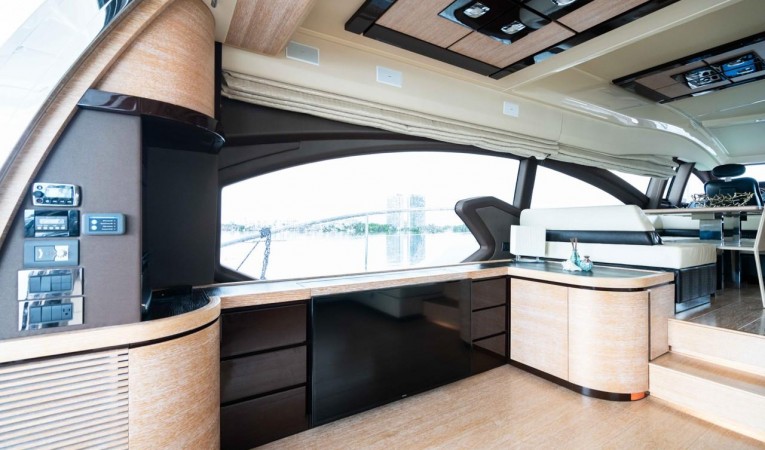 70 Azimut 2014 Azimut 70 Flybridge