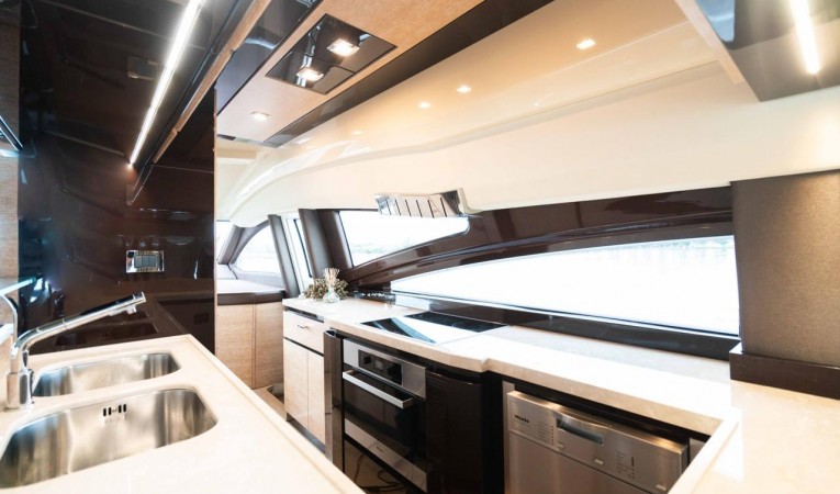 70 Azimut 2014 Azimut 70 Flybridge