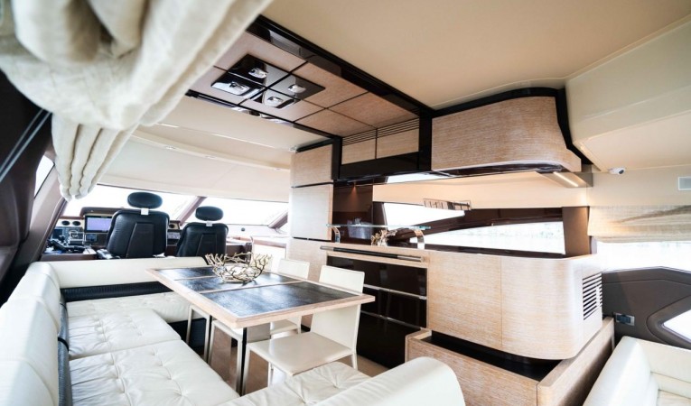 70 Azimut 2014 Azimut 70 Flybridge