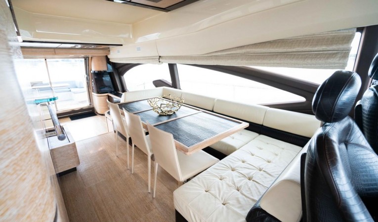 70 Azimut 2014 Azimut 70 Flybridge