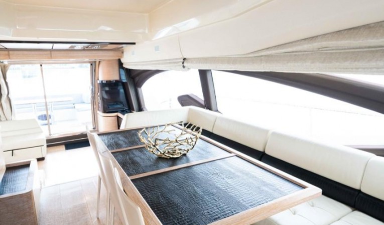 70 Azimut 2014 Azimut 70 Flybridge