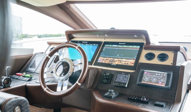 70 Azimut 2014 Azimut 70 Flybridge