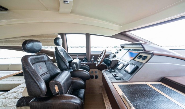 70 Azimut 2014 Azimut 70 Flybridge