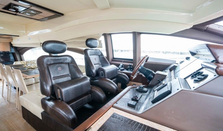 70 Azimut 2014 Azimut 70 Flybridge