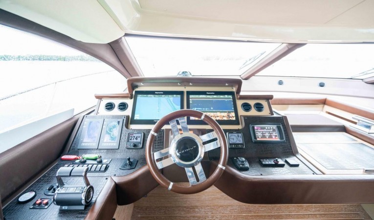 70 Azimut 2014 Azimut 70 Flybridge