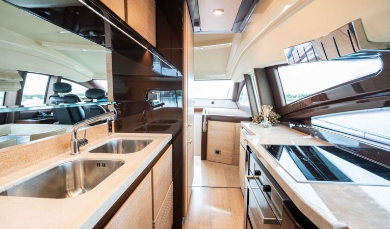 70 Azimut 2014 Azimut 70 Flybridge