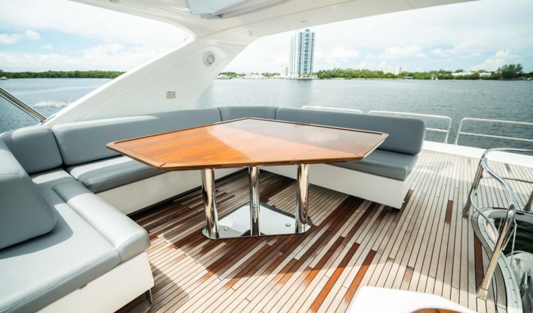 70 Azimut 2014 Azimut 70 Flybridge