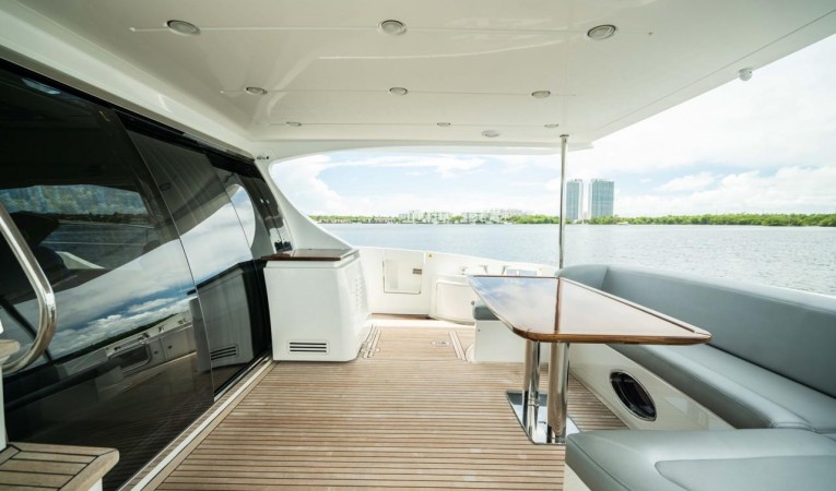 70 Azimut 2014 Azimut 70 Flybridge
