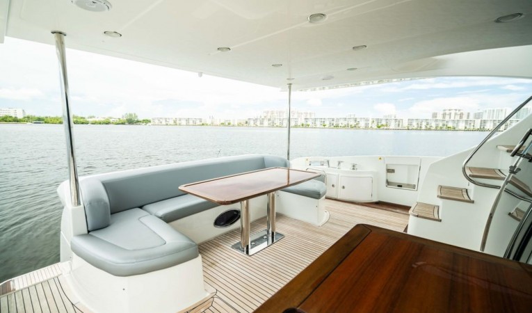 70 Azimut 2014 Azimut 70 Flybridge