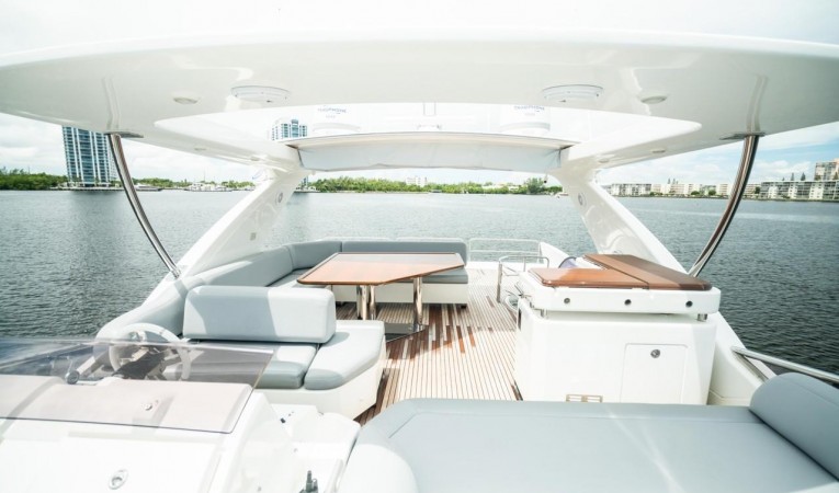 70 Azimut 2014 Azimut 70 Flybridge