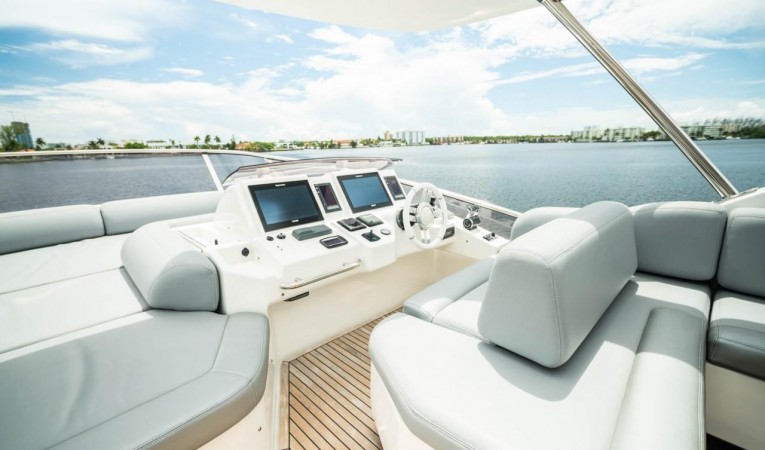 70 Azimut 2014 Azimut 70 Flybridge