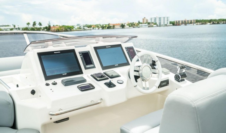 70 Azimut 2014 Azimut 70 Flybridge