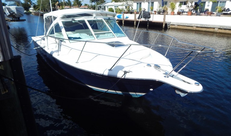 29 Tiara Reef Explorer