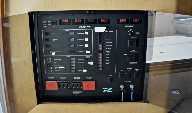 55 Sea Ray AC/DC Panel