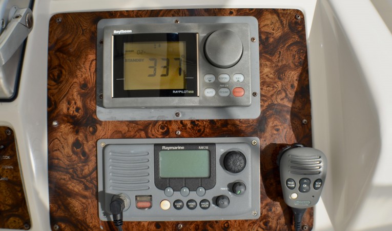 55 Sea Ray Electronics