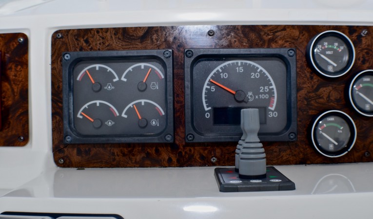 55 Sea Ray Cat Guages