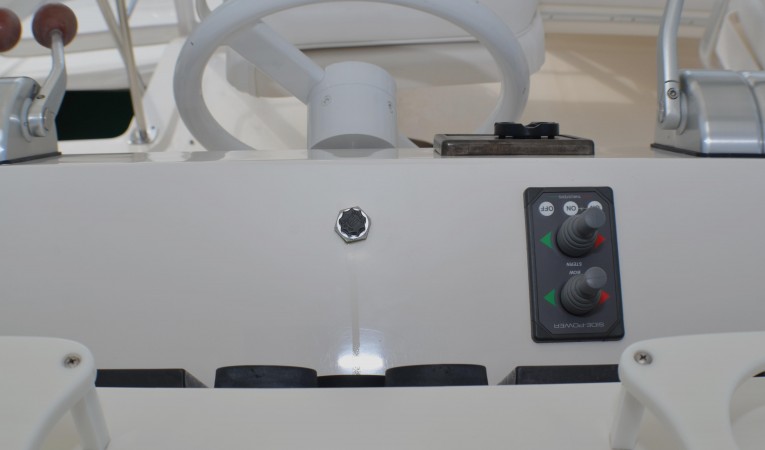 55 Sea Ray Bow Thruster