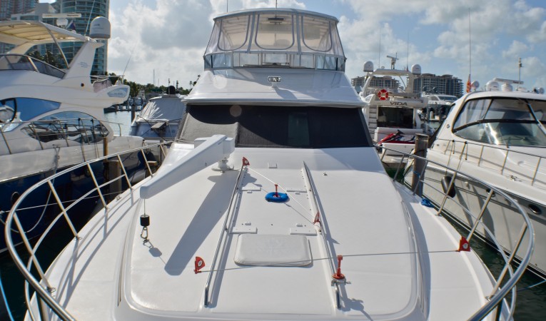 55 Sea Ray Foredeck