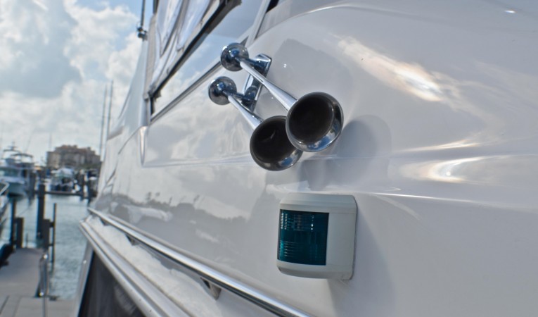 55 Sea Ray Hull Shine