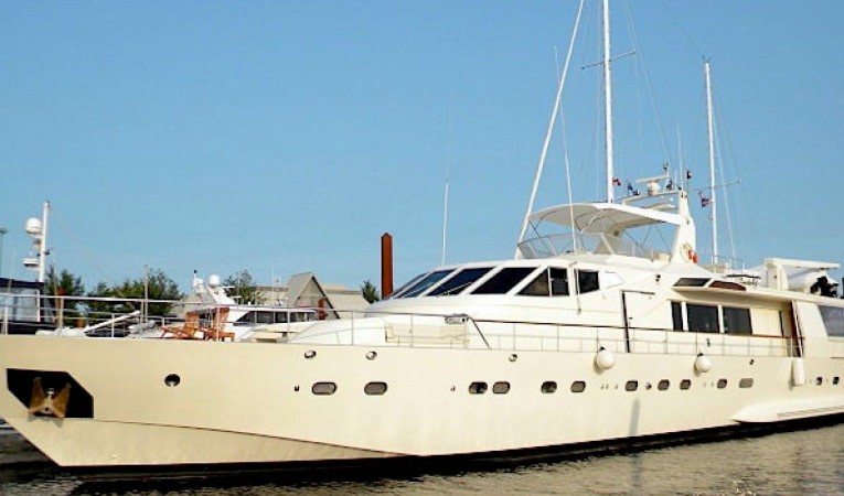 105 Azimut 