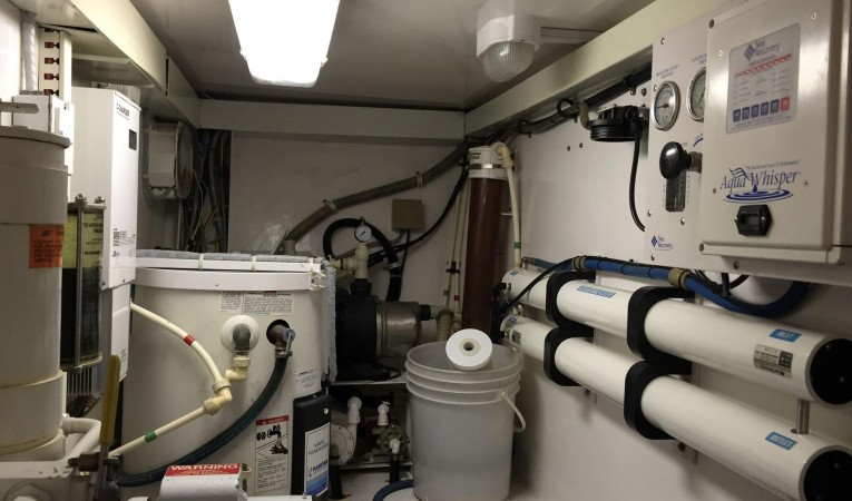 61 Viking Water maker