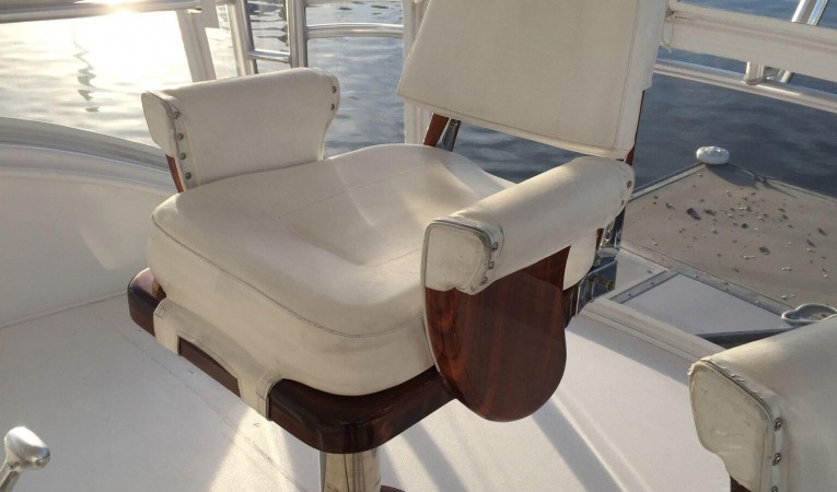 61 Viking Captain Seating with footrest