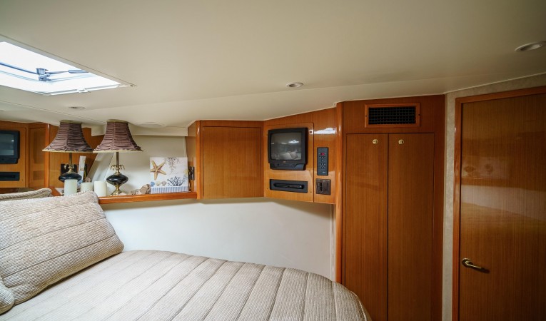 61 Viking VIP Starboard