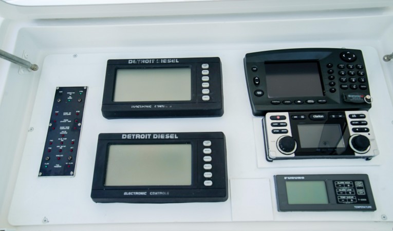 61 Viking MTU screens