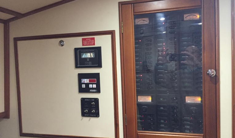 38 Grand Banks ELECTRIC PANEL