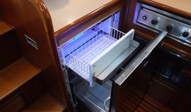 38 Grand Banks Blue LED lighting