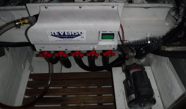 38 Grand Banks Newo oil change system