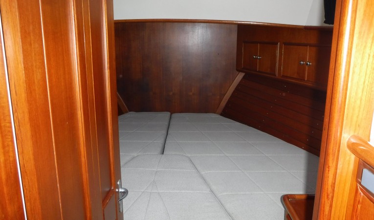 38 Grand Banks V-BERTH